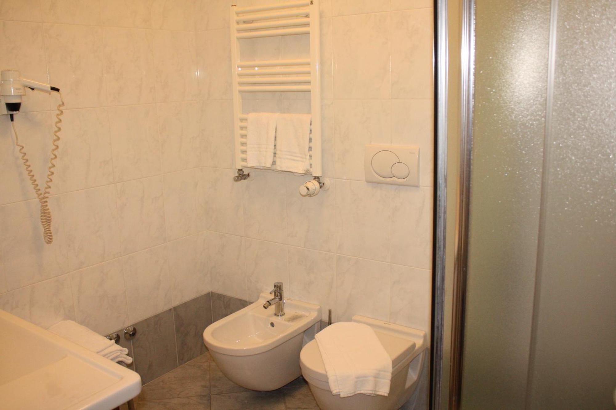 Hotel 2C Legnano Extérieur photo