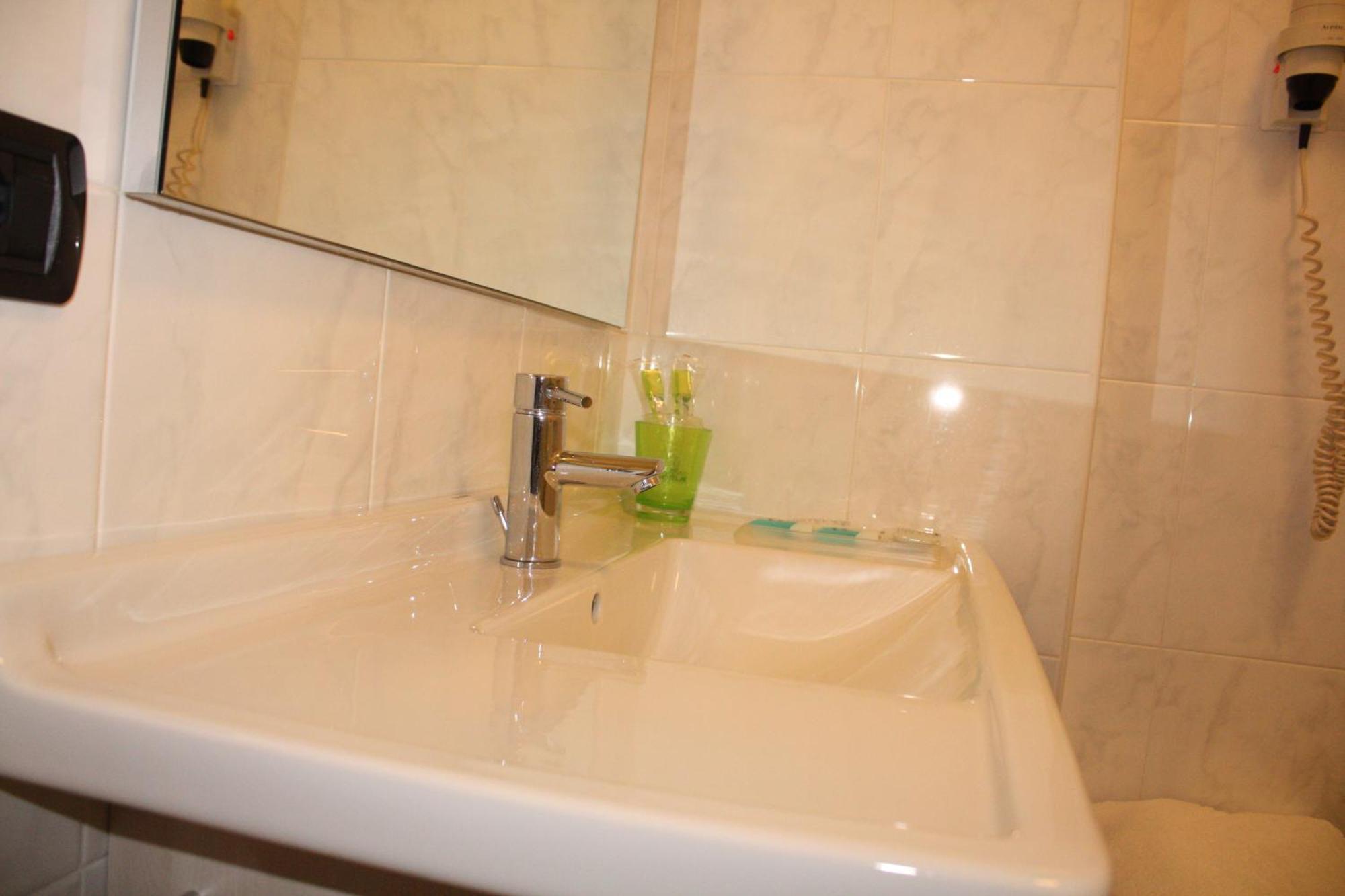 Hotel 2C Legnano Extérieur photo