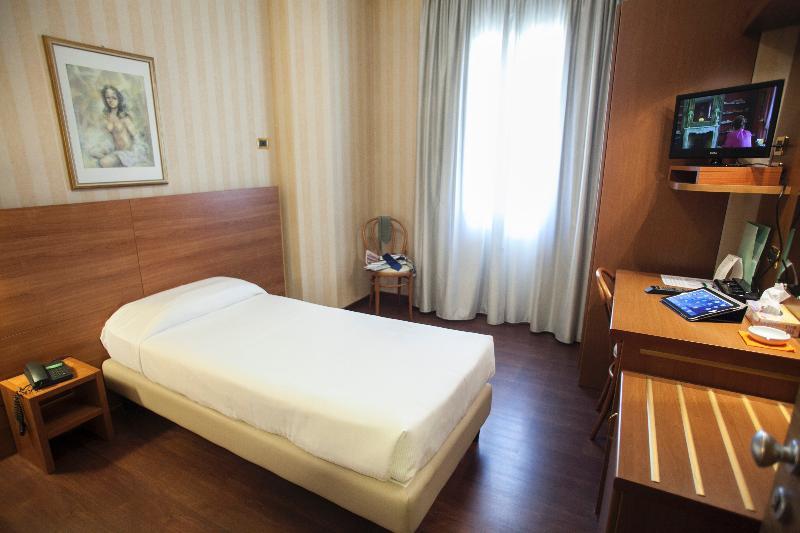 Hotel 2C Legnano Extérieur photo