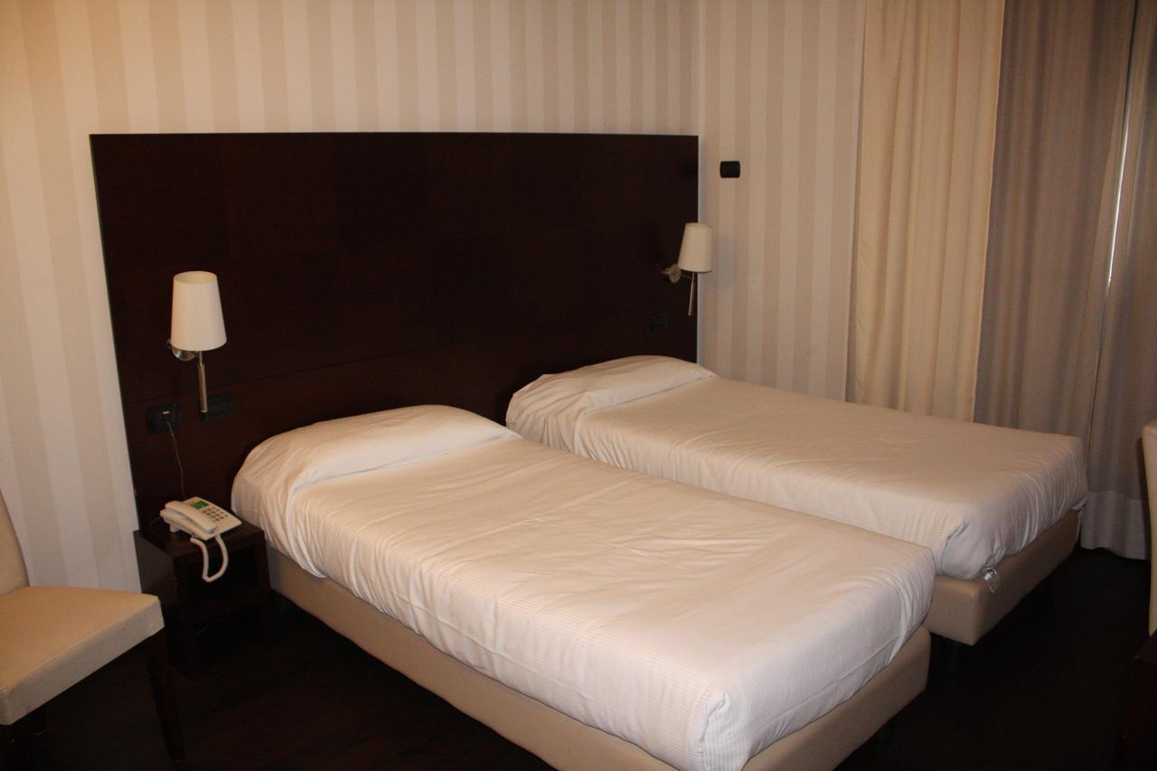 Hotel 2C Legnano Extérieur photo
