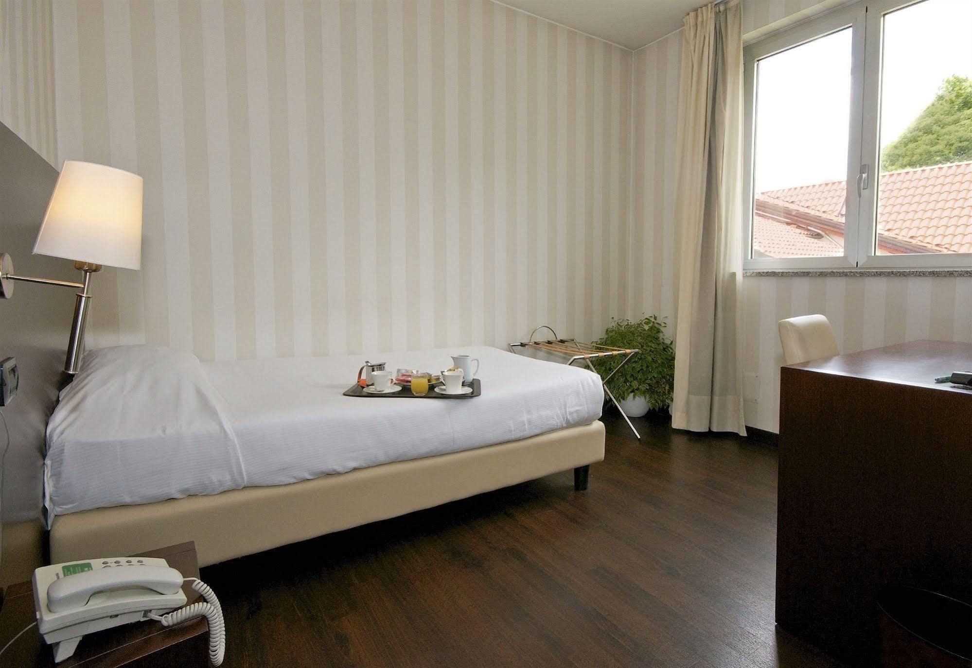 Hotel 2C Legnano Extérieur photo