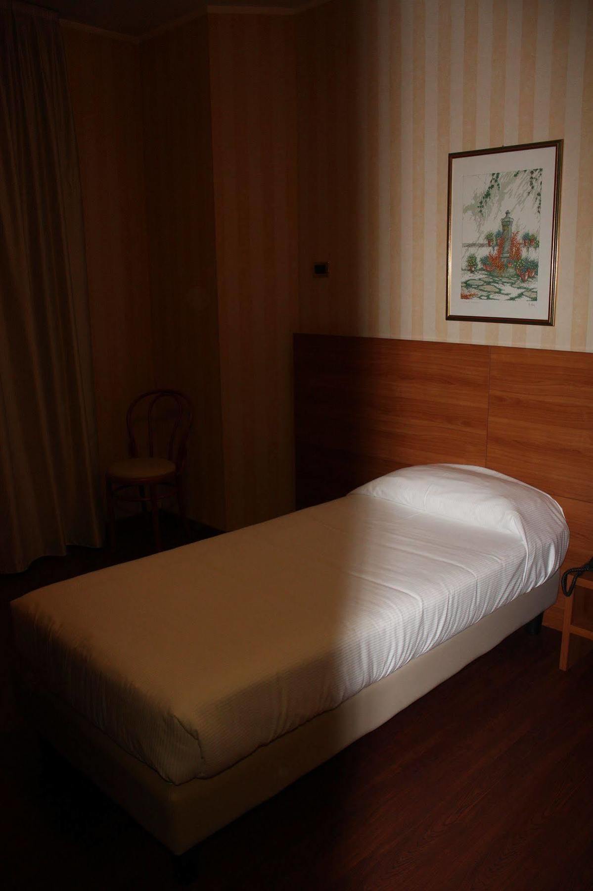 Hotel 2C Legnano Extérieur photo