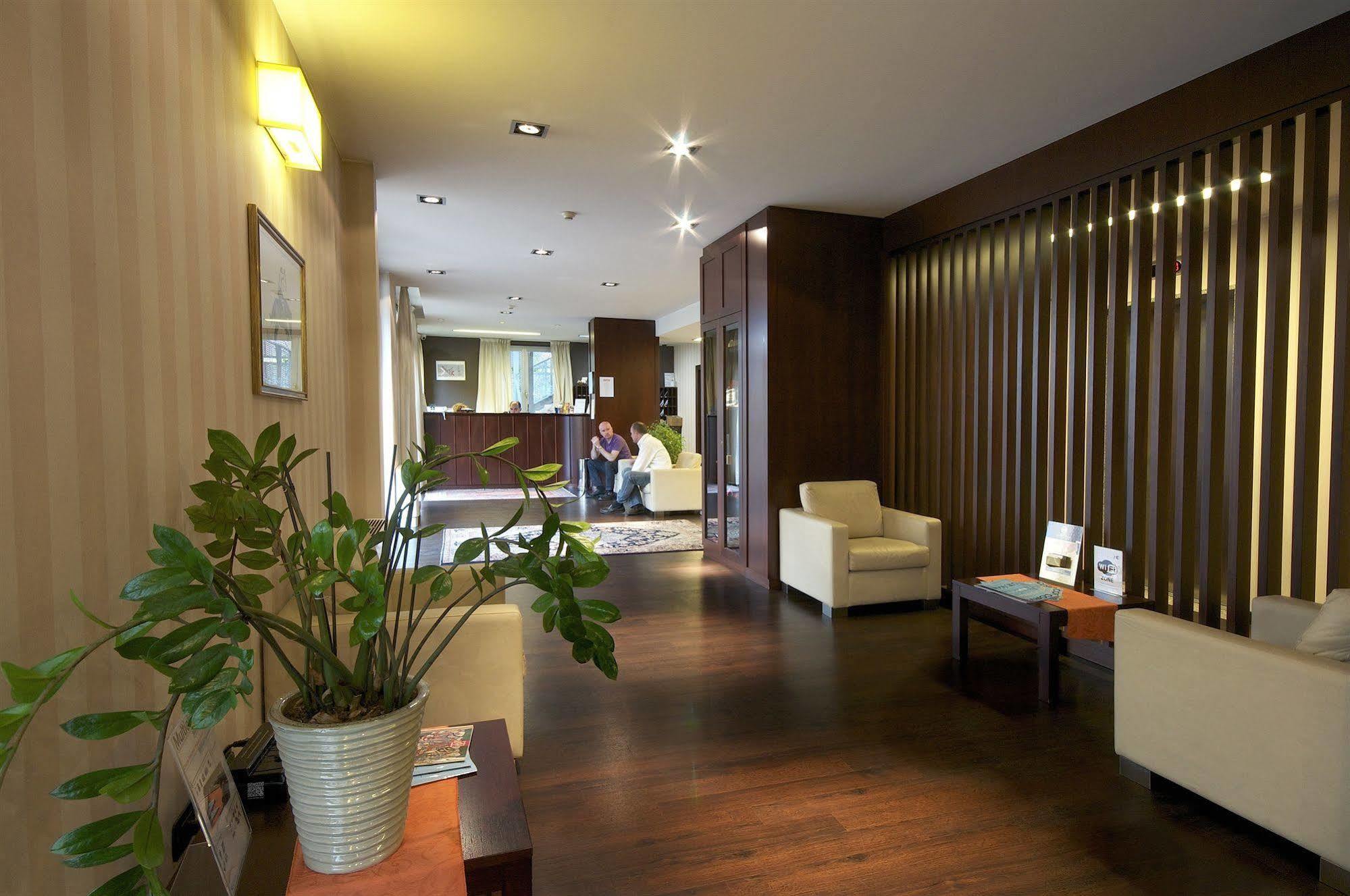 Hotel 2C Legnano Extérieur photo
