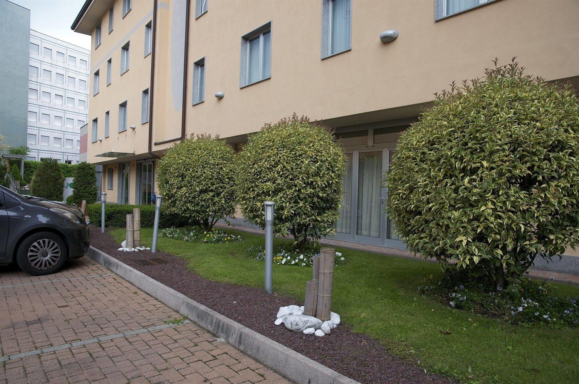 Hotel 2C Legnano Extérieur photo