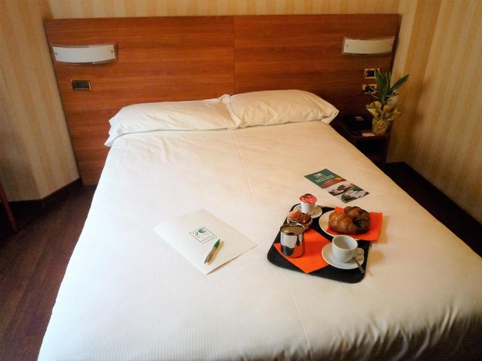 Hotel 2C Legnano Extérieur photo